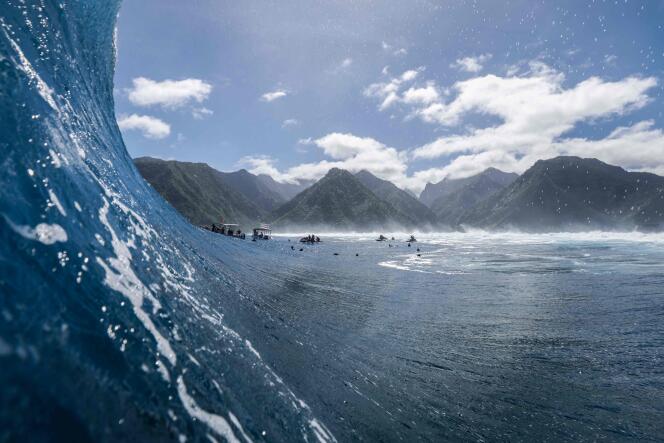 Teahupo’o, Tahiti surfing