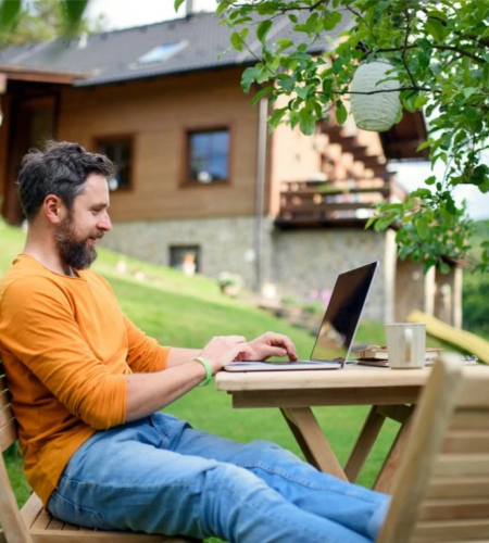 U.S. Cities Offering Big Relocation Perks for Remote Workers