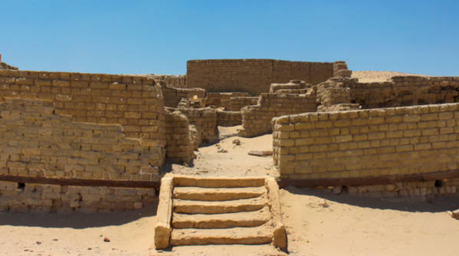 4,000-year-old temple