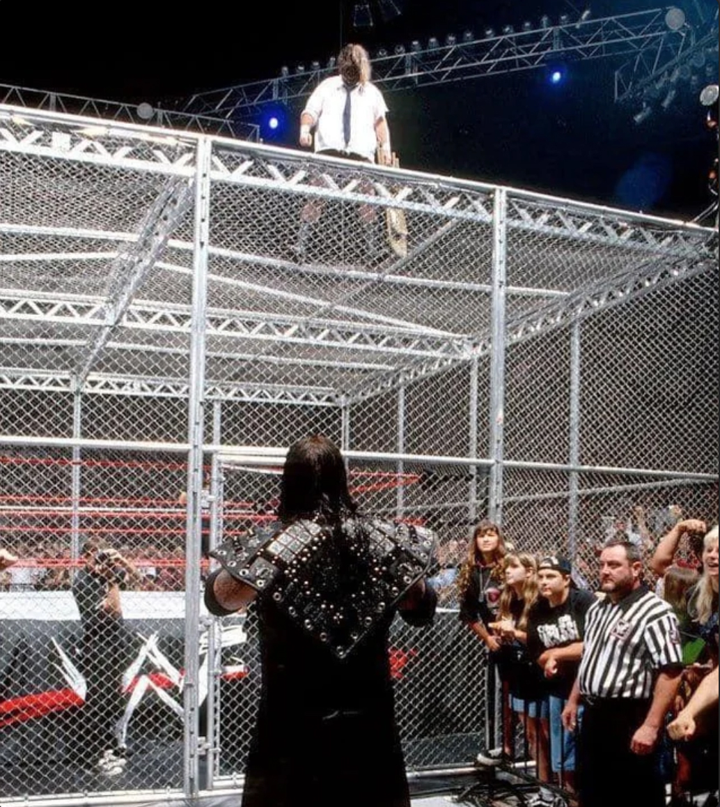 The Undertaker vs. Mankind – Hell in a Cell